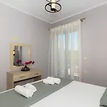 Pearl Luxury Living Apartament *