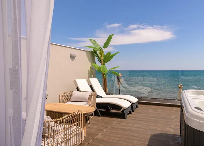 Pearl Luxury Living Apartment Laganas